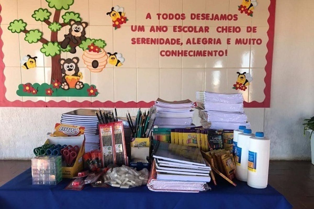 Campanha de Arrecadação Material Escolar - Iguatama