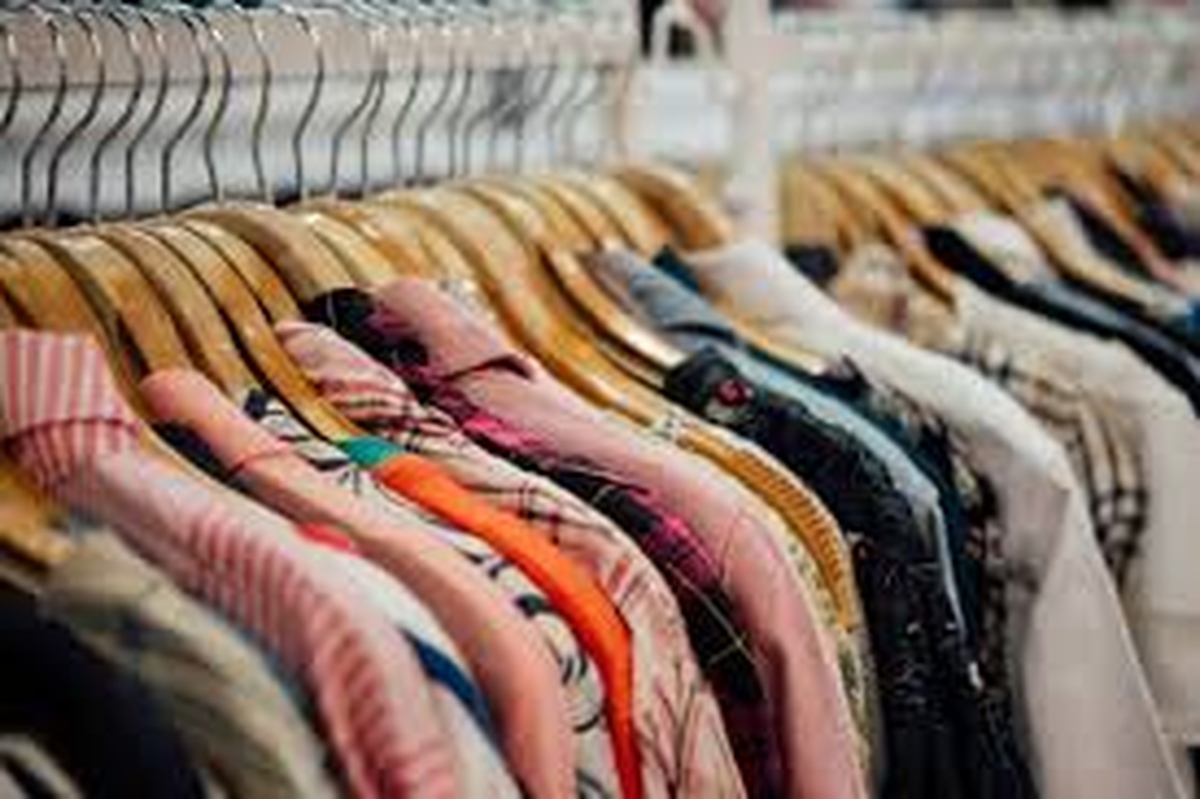 Bazar da Cáritas - Triagem das roupas