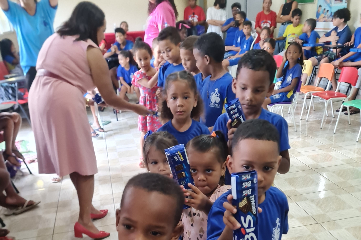 MA - Sao Luís: Ação de Doação de Chocolates