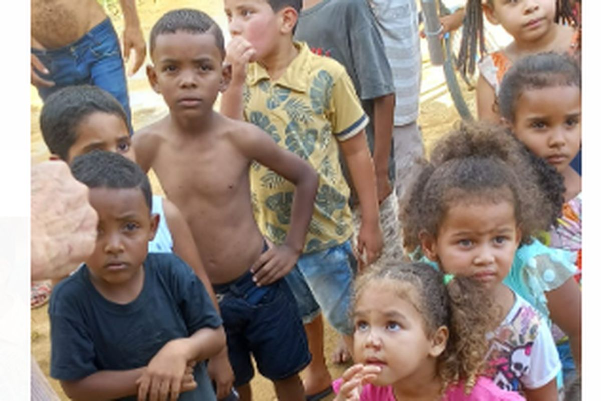 Arrecadação de brinquedos para as crianças da comunidade de Matipó.