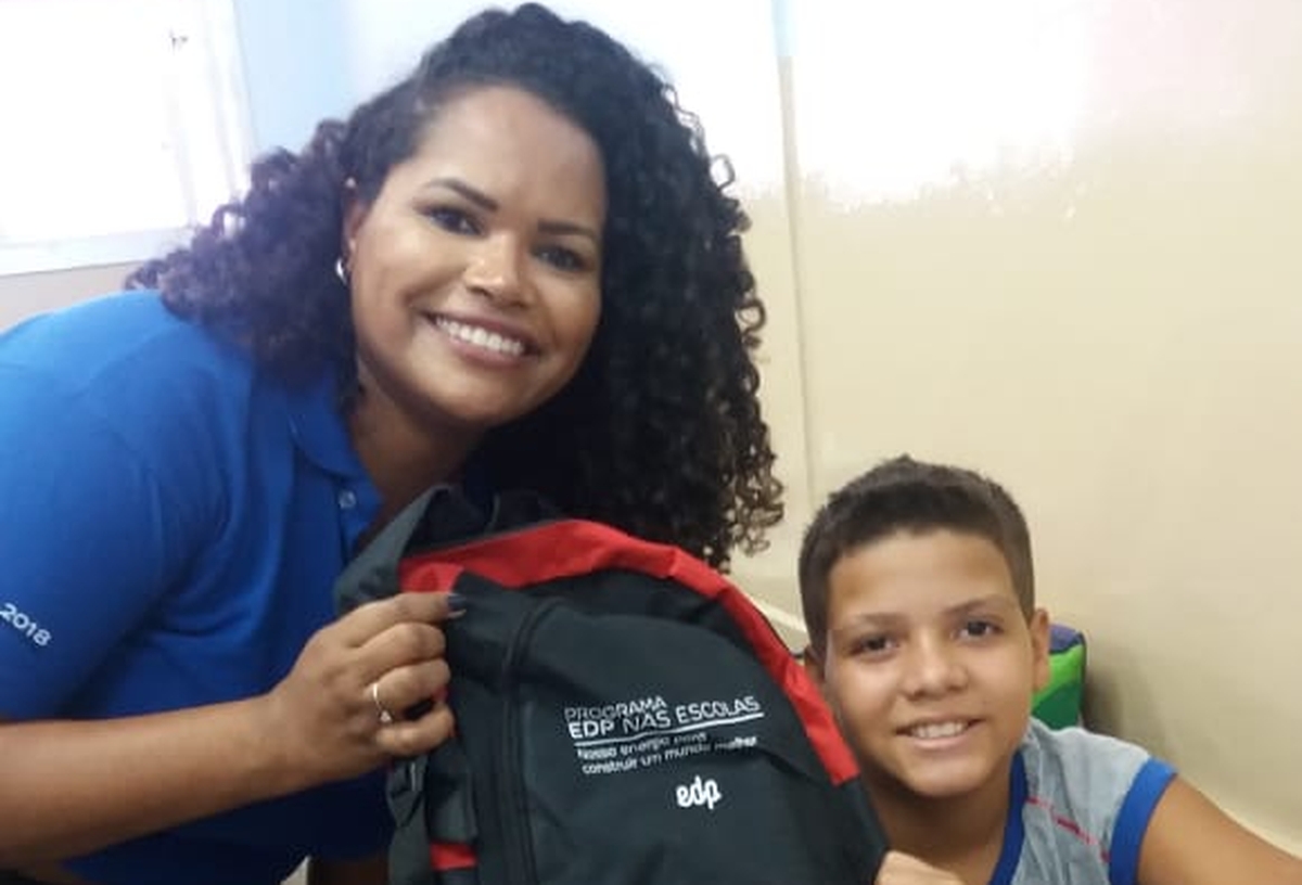 Entrega de kits escolares - UMEF Ana Bernardes Rocha 