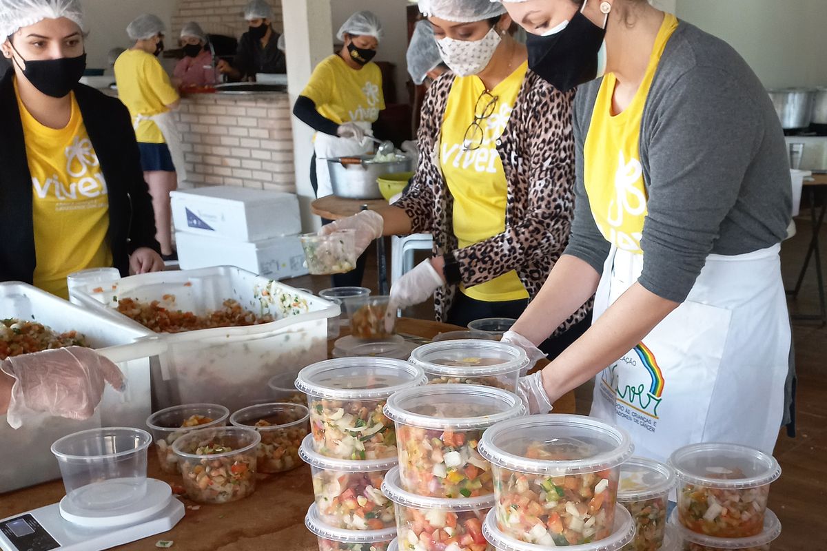 Voluntariado na Feijoada da Viver