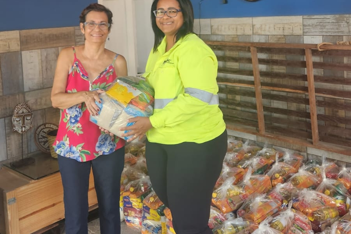 Doação de Alimentos na Instituição Trem Azul - Barra, SE