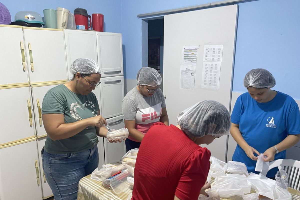 APOIO TÉCNICO PARA A INSTITUIÇÃO NA COZINHA 