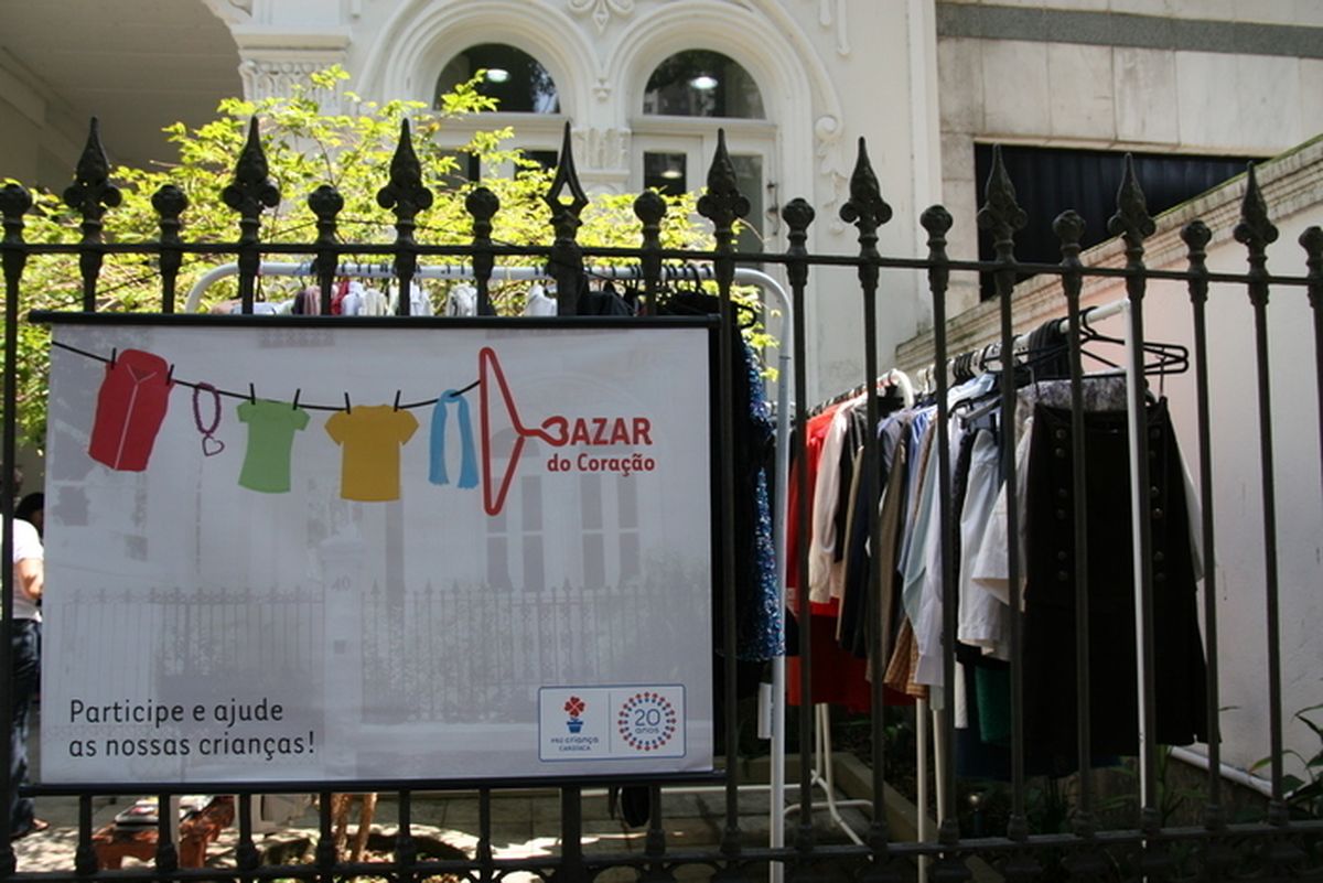 Doação de roupa para Bazar do Coração