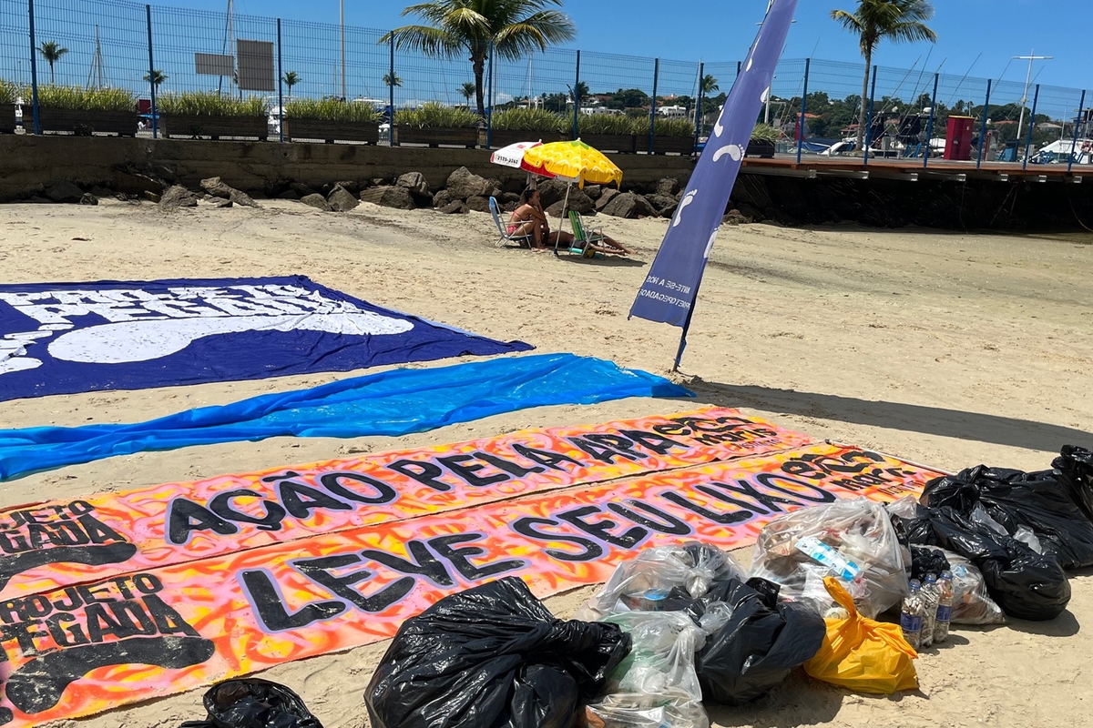 Ação de Limpeza de Praia: Junte-se a nós para preservar a Praia do Canto em Vitória
