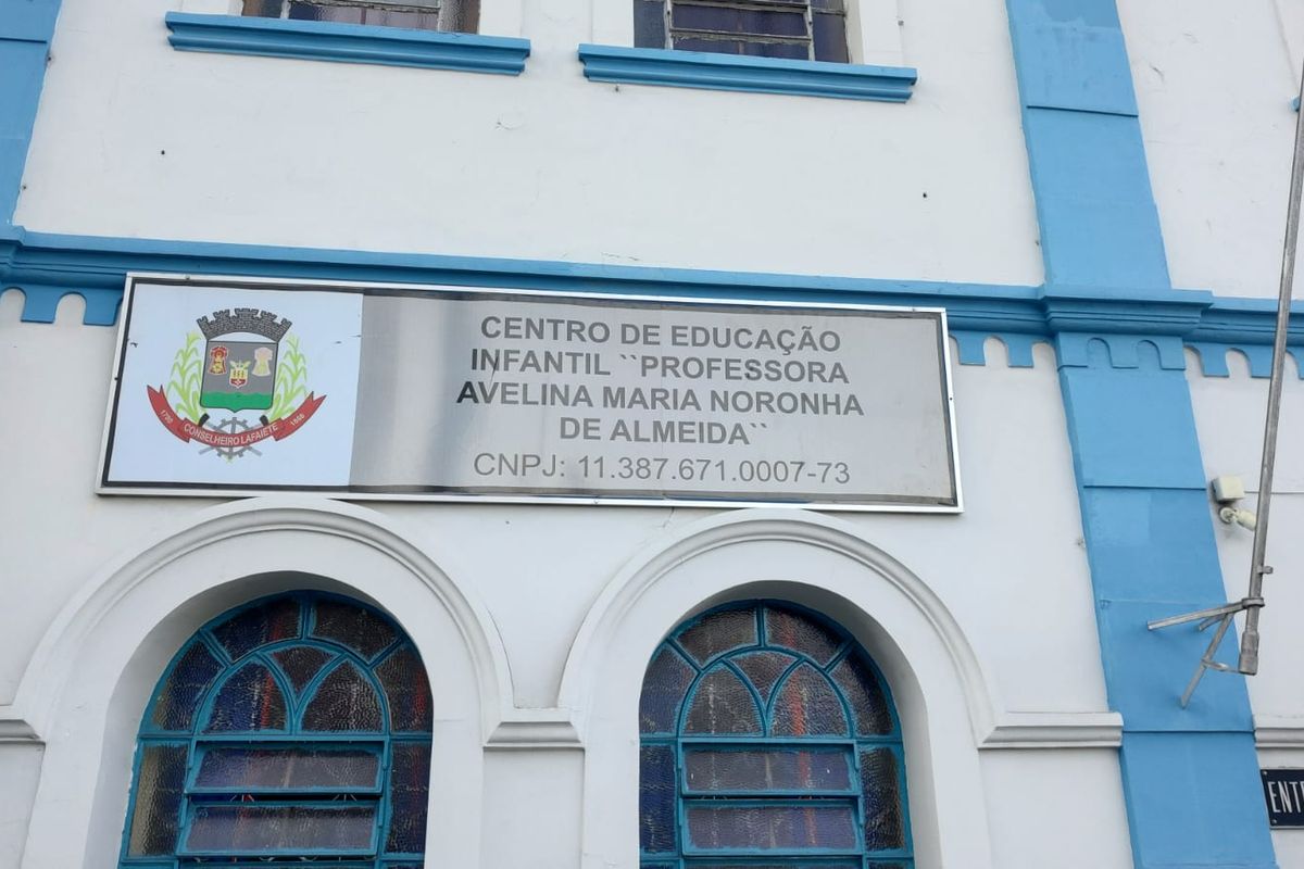 Pintura de salas no Centro de Educação Infantil "Professora Avelina Maria Noronha de Almeida" - CL