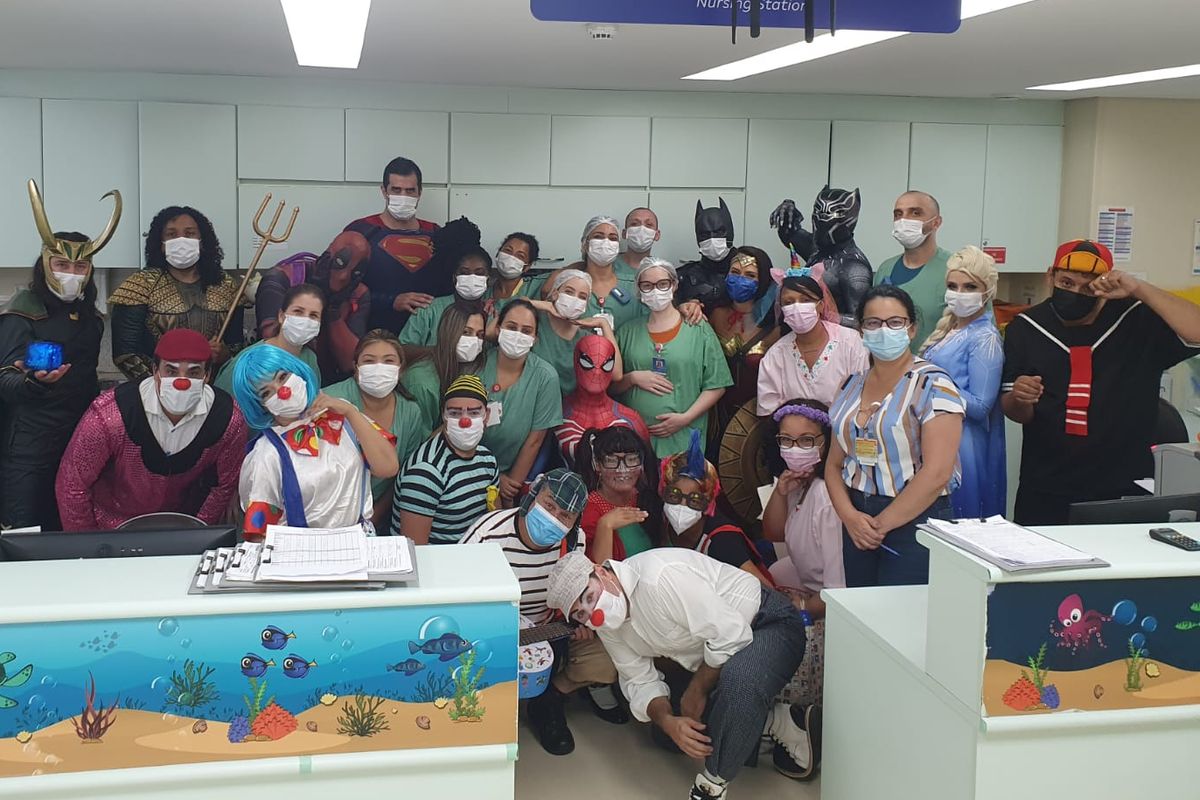 Hospital infantil de oncologia, heróis, palhaços e muitos personagens 