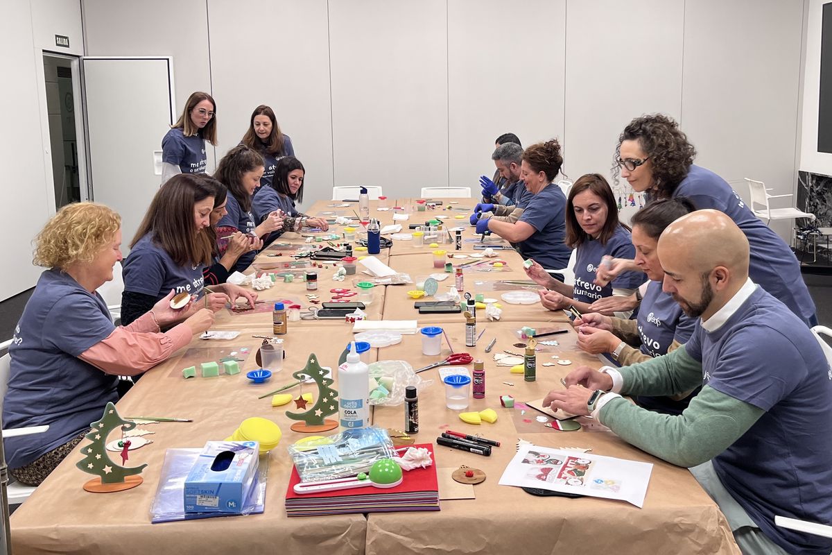 Taller de Artesanía Solidaria _ Mercadillo Navidad 24