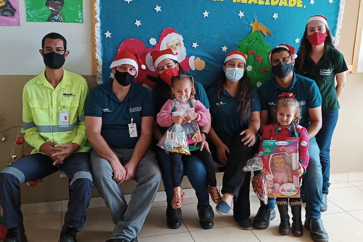 Entrega Natal solidário - Voluntários CMP(Centro de educação infantil municipal Maria Conceição Borges de Paiva)